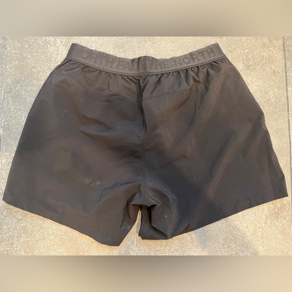 North Face Wonder Shorts - Picture 2 of 3